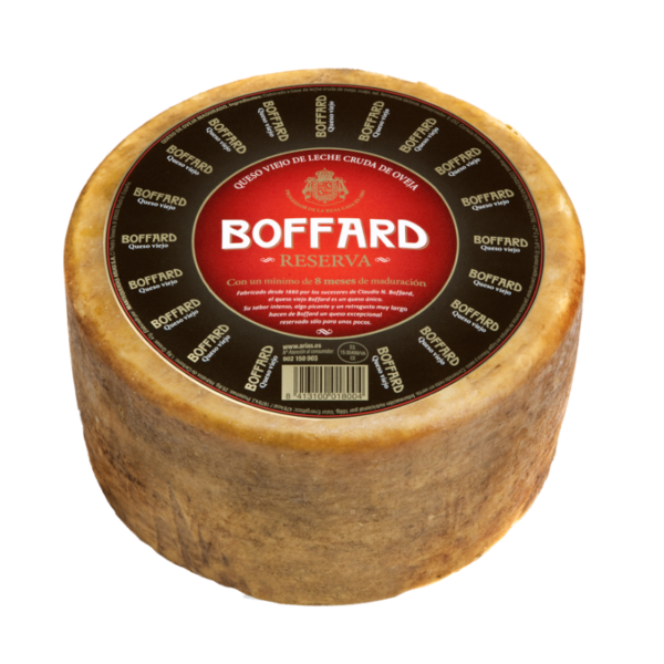 Ambachtelijke Spaanse Reserva schapenkaas met natuurlijke korst. Rood label van Boffard. In Nederland te koop bij Alegre Import.