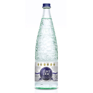 Vichy Plat Catalaans bronwater van het merk Font d'Or Classic. In glazen fles met Gaudí motief_Alegre Import