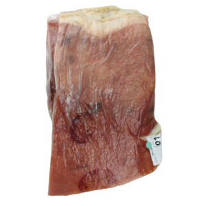 Groot stuk Panceta Ibérica de bellota met huid